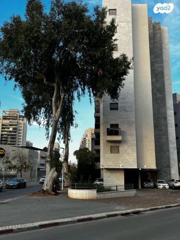 דירה, האחים בכר 2, קרול, פתח תקווה