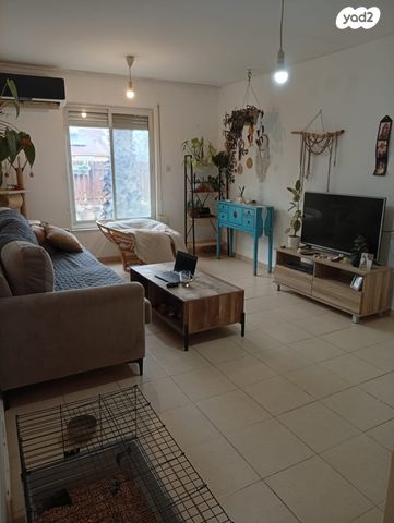 דו משפחתי, עפרוני 20, מעוף, ערד