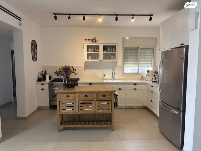 דירה, שפרינצק 8, גבעת אוסישקין, נהריה