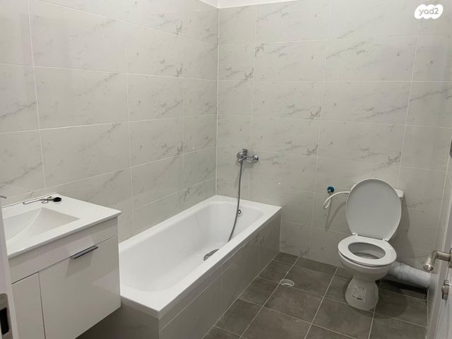 דירה, הרב זבולון גרז 7, רחובות הצעירה, רחובות