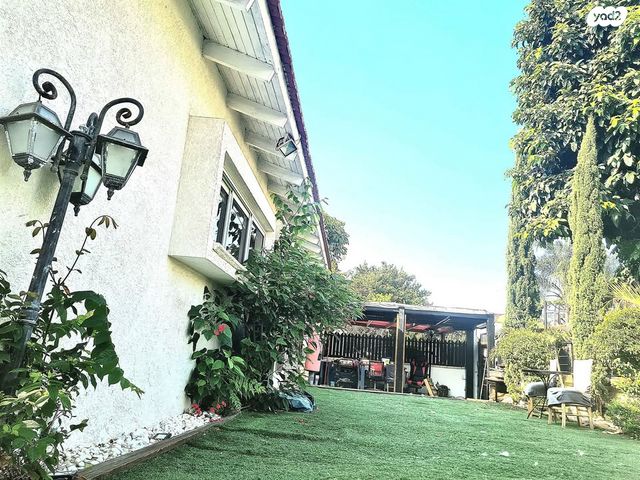 בית פרטי/ קוטג', שביל האלון 1, בת הדר, בת הדר