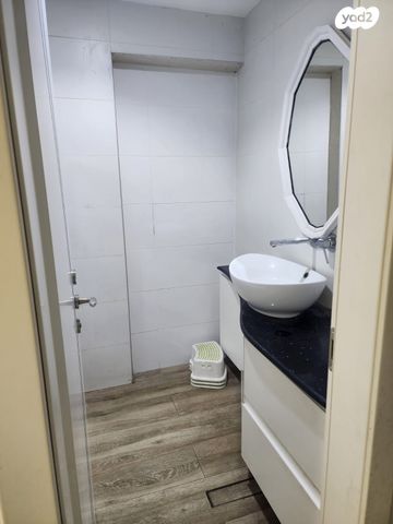 דירת גן, התפוז 10, בית דגן, בית דגן