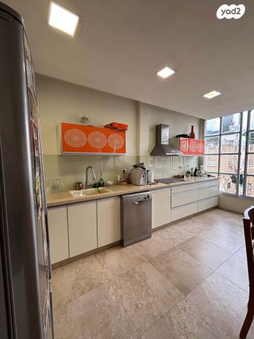 ד"ר אברהם אליהו הרכבי 31