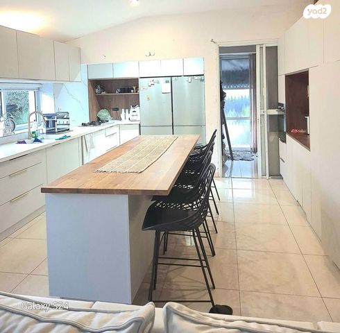 בית פרטי/ קוטג', שביל האלון 1, בת הדר, בת הדר