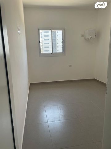 דירה, הרב זבולון גרז 7, רחובות הצעירה, רחובות