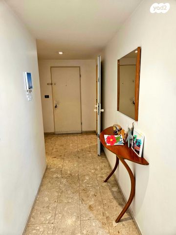 דירה, יהושע רבינוביץ 50, בן גוריון, חולון