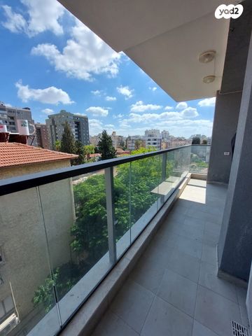 דירה, הכובש 21, רמב"ם, ראשון לציון