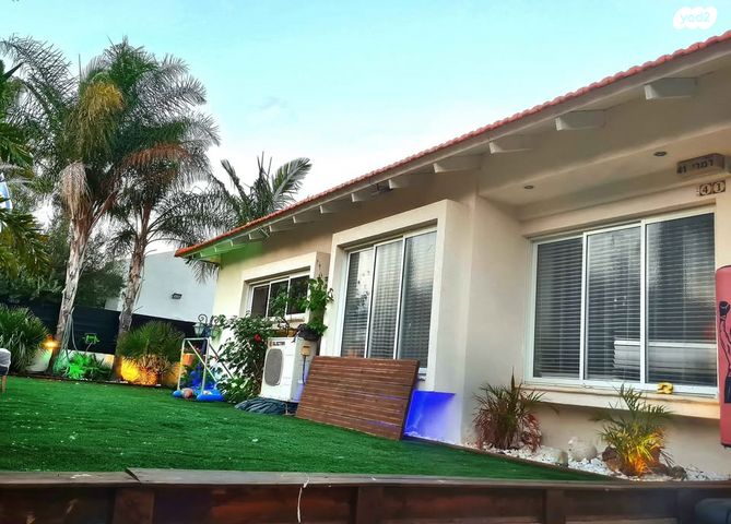 בית פרטי/ קוטג', שביל האלון 1, בת הדר, בת הדר