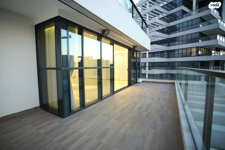 גג/ פנטהאוז, עוזי חיטמן 9, עיר ימים, נתניה