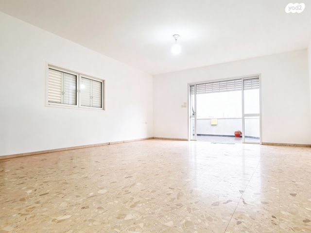 דופלקס, יהודה הלוי 40, מרכז העיר דרום, נתניה