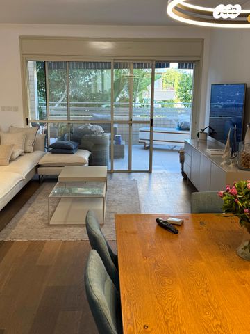 דירה, הסחלב 14, קרית הפרחים - 2005, רעננה