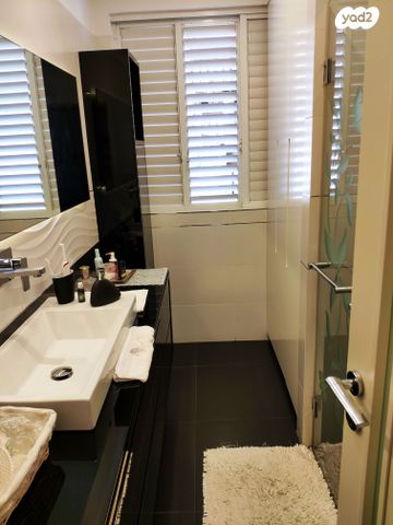 דירה, יהושע רבינוביץ 50, בן גוריון, חולון