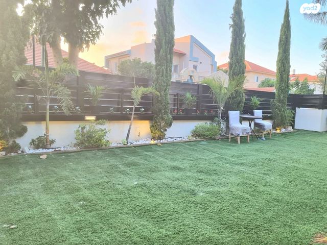 בית פרטי/ קוטג', שביל האלון 1, בת הדר, בת הדר