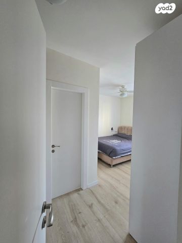 דירה, הר הצופים 5, רחובות ההולנדית, רחובות