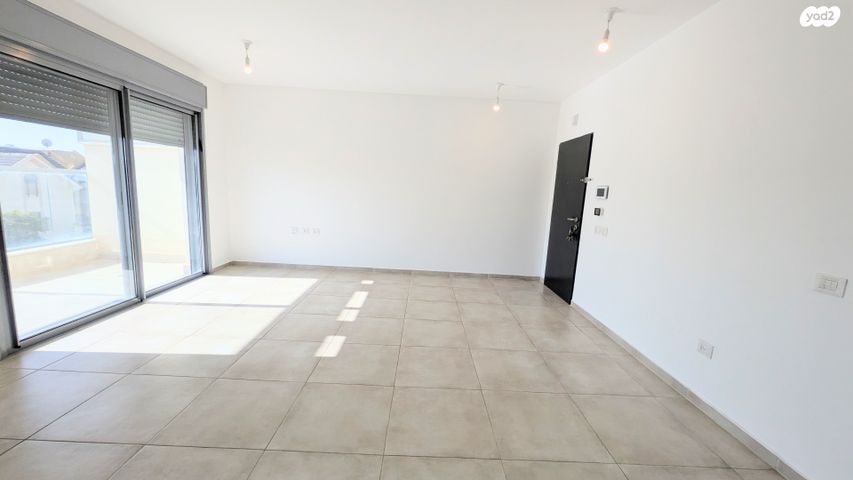 דירה, הצבר 7, נרקיסים, ראשון לציון