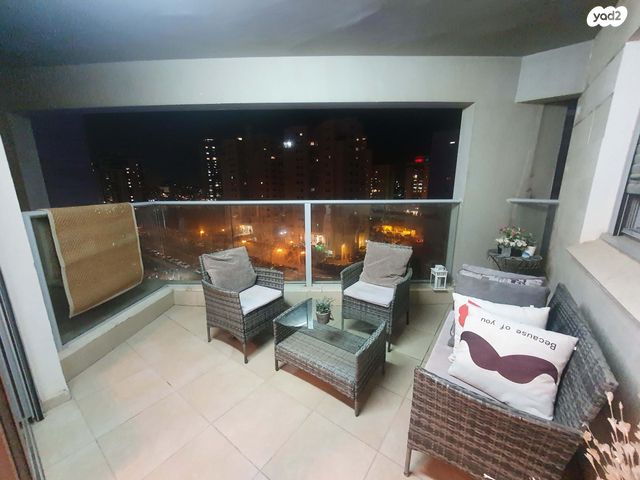 דירה, שדרות האלונים 9, פארק המושבה, באר יעקב