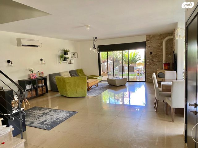 דו משפחתי, הארגמן 3, אורנית, אורנית