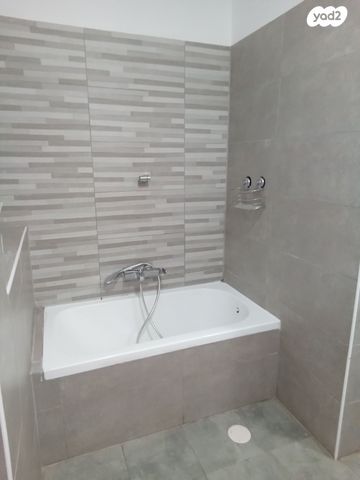 דירת גן, הנרקיסים 12, רכסים, רכסים