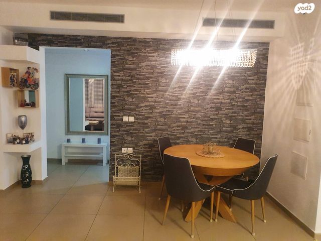 דירה, שדרות האלונים 9, פארק המושבה, באר יעקב