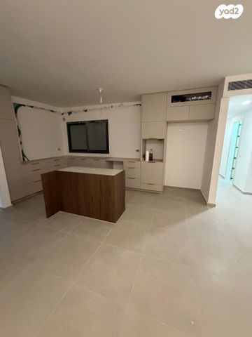 יצחק ארנסט נבנצל 1