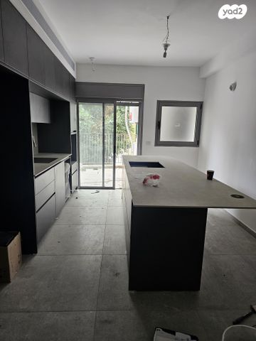 שדרות העם הצרפתי 23