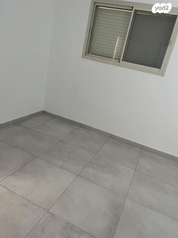 האניה ארינופורה 8