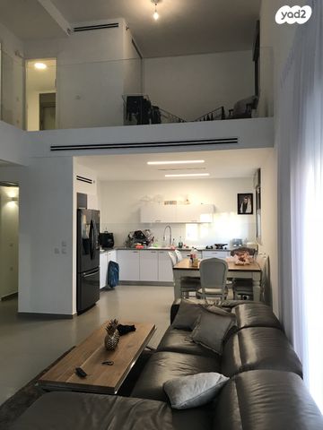 דופלקס, פרופסור ישעיהו ליבוביץ 22, עזרא, הארגזים, תל אביב יפו