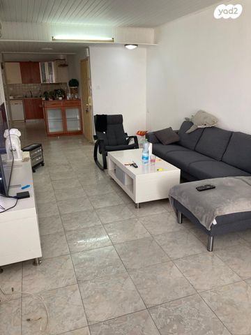 דירה, שדרות ירושלים 98, מרום נווה, רמת יצחק, רמת גן