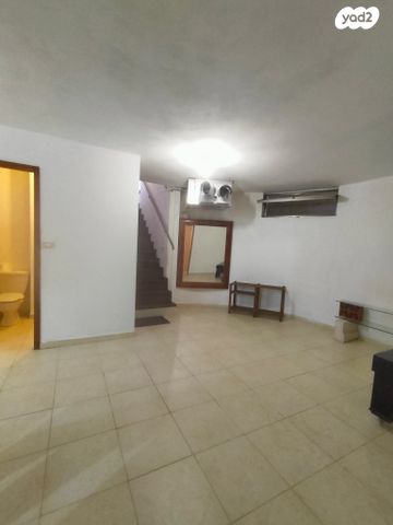 מרתף/ פרטר, ליאוניד קנטורוביץ 9, קרית חתני פרס נובל, ראשון לציון