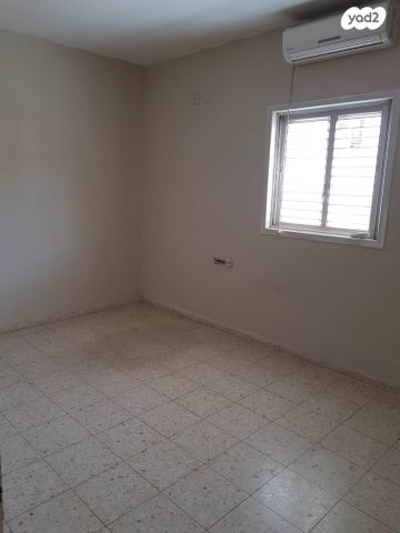 דירה, וייצמן 9, אברמוביץ', ראשון לציון