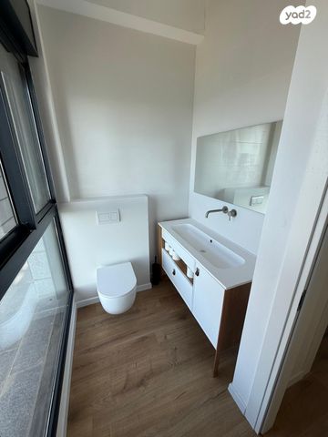 גג/ פנטהאוז, סוקולוב 12, רוטשילד עצמאות, בת ים