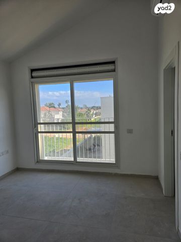 בית פרטי/ קוטג', פריחת הדרים 3, ההדרים, בנימינה גבעת עדה