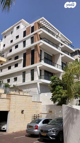 דירה, שדרות ודג'ווד 9, מרכז הכרמל, חיפה