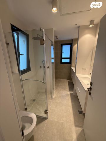 גג/ פנטהאוז, סוקולוב 12, רוטשילד עצמאות, בת ים