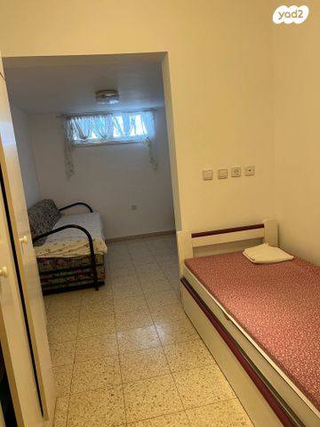 בית פרטי/ קוטג', המיילדת 12, שבזי, ראש העין