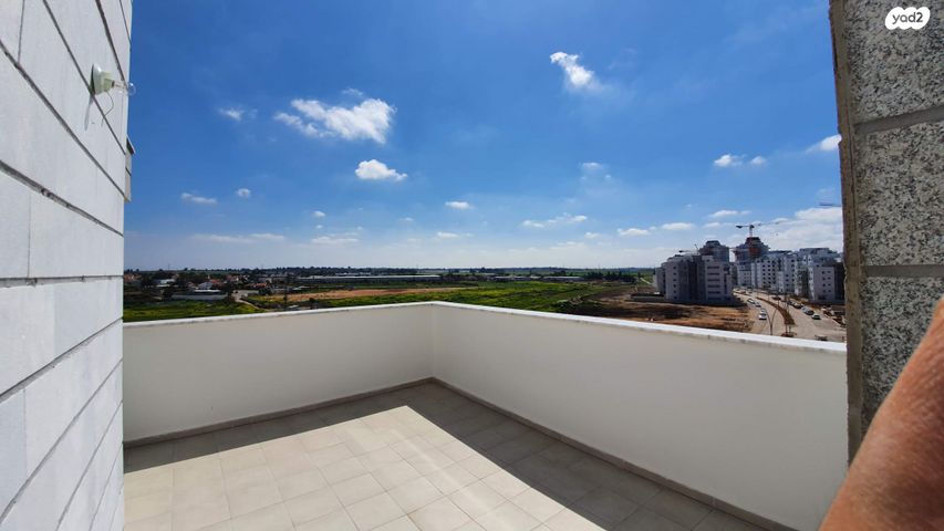 דירה, נעמי שמר 20, נאות שמיר, יבנה