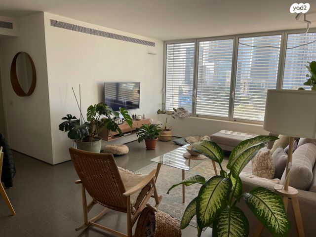 דירה, זלוציסטי 12, הצפון החדש - כיכר המדינה, תל אביב יפו