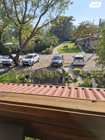 יחידת דיור, שדרות השקיעה 1, דברת, דברת