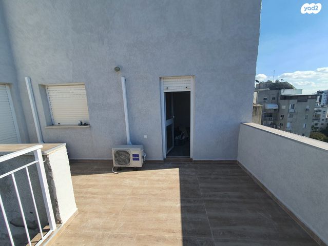 גג/ פנטהאוז, קרן היסוד 24, גן הורדים, אשקלון