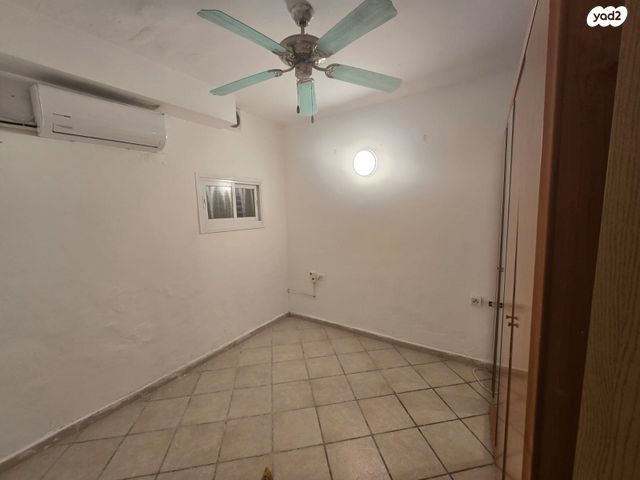 יהושע בן גמלא 8