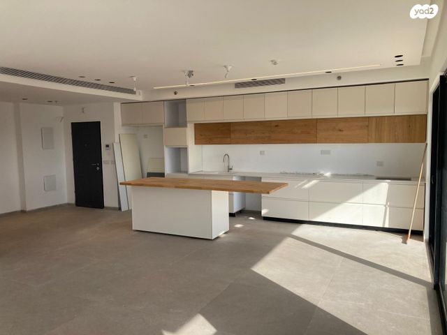 דירה, שדרות ודג'ווד 9, מרכז הכרמל, חיפה