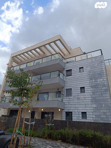 גג/ פנטהאוז, מאיר הר ציון 15, הרובע המערבי, לוד