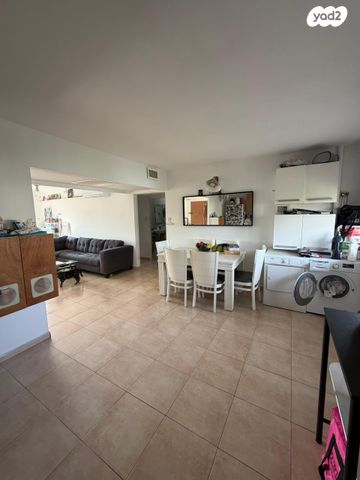 דירה, הפרחים 72, אשכול, כרמיאל