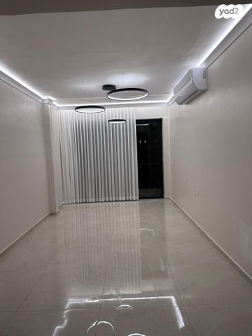 שדרות המאירי 8