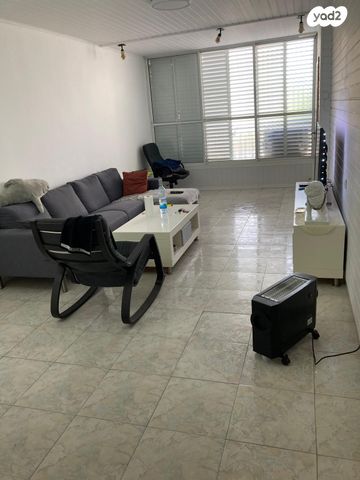 דירה, שדרות ירושלים 98, מרום נווה, רמת יצחק, רמת גן