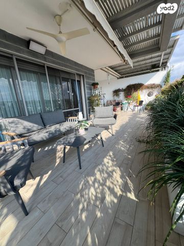 גג/ פנטהאוז, יהודה גורודיסקי 37, רחובות המדע, רחובות