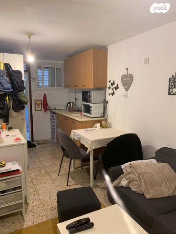 דירה, הגדוד העברי 45, אביחיל, אביחיל