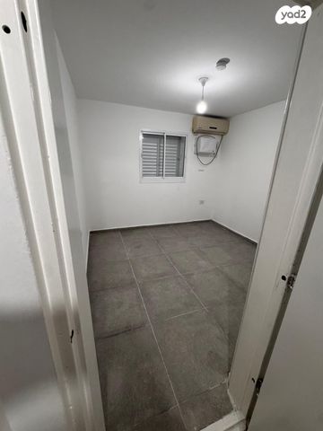 דירה, עובדיה הנביא 12, רובע י', אשדוד