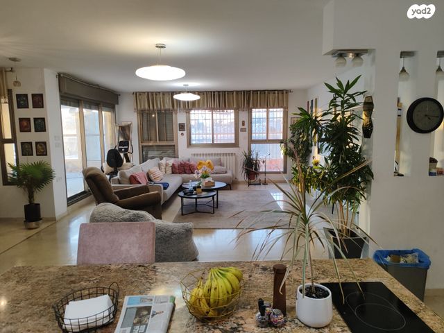 גג/ פנטהאוז, משה שרת 1, רמת שרת, ירושלים