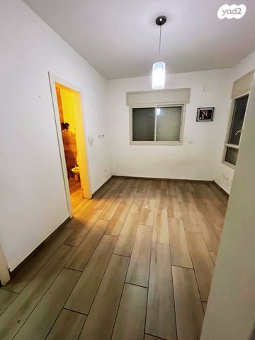 דו משפחתי, הגדוד העברי 8, עמידר, נהריה